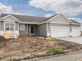 3423 Edgebrooke Dr, Marion, IA 52302