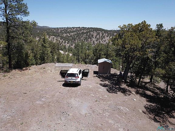 2nd image of 25 Poverty Creek Pines Rd