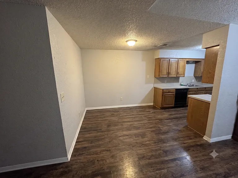1142 Landsdale Ln #1142 — Photo 7