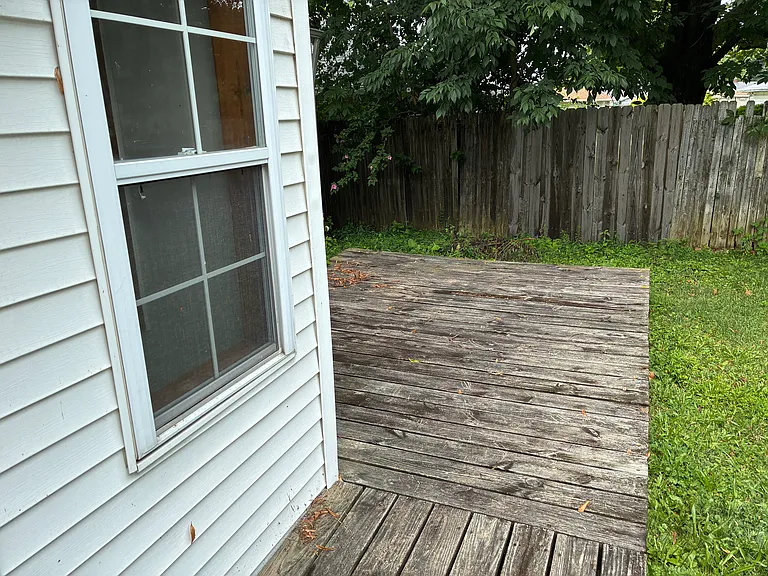 225 Lynne Dr — Photo 12