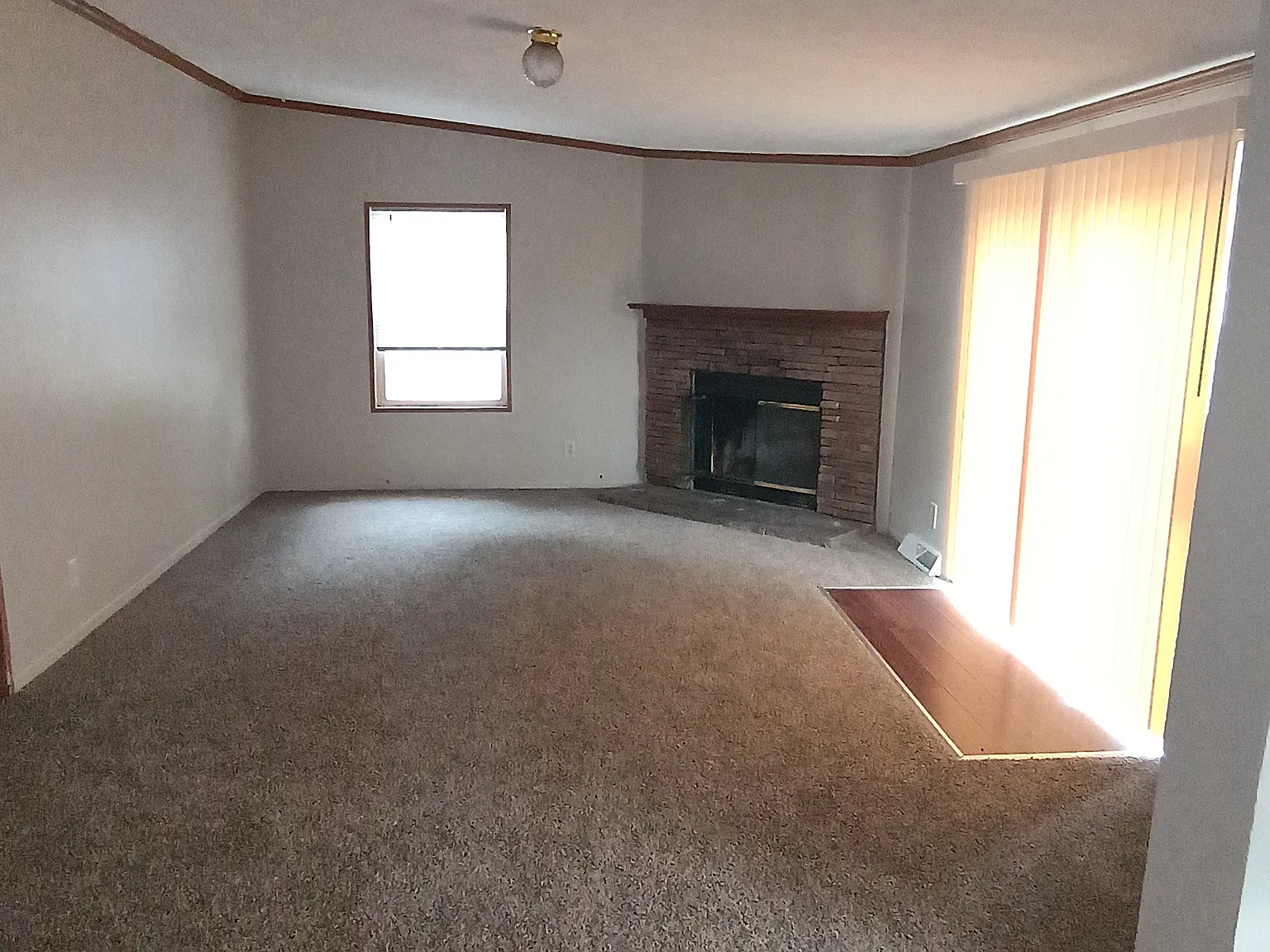 3 bed, $1,300 — Photo 2