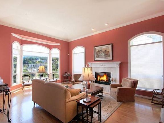 2nd image of 3366 Oak Knoll Dr