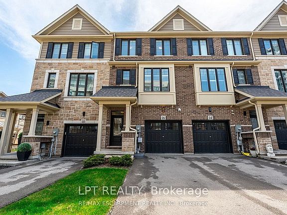 2nd image of 16 Place Polonaise Dr