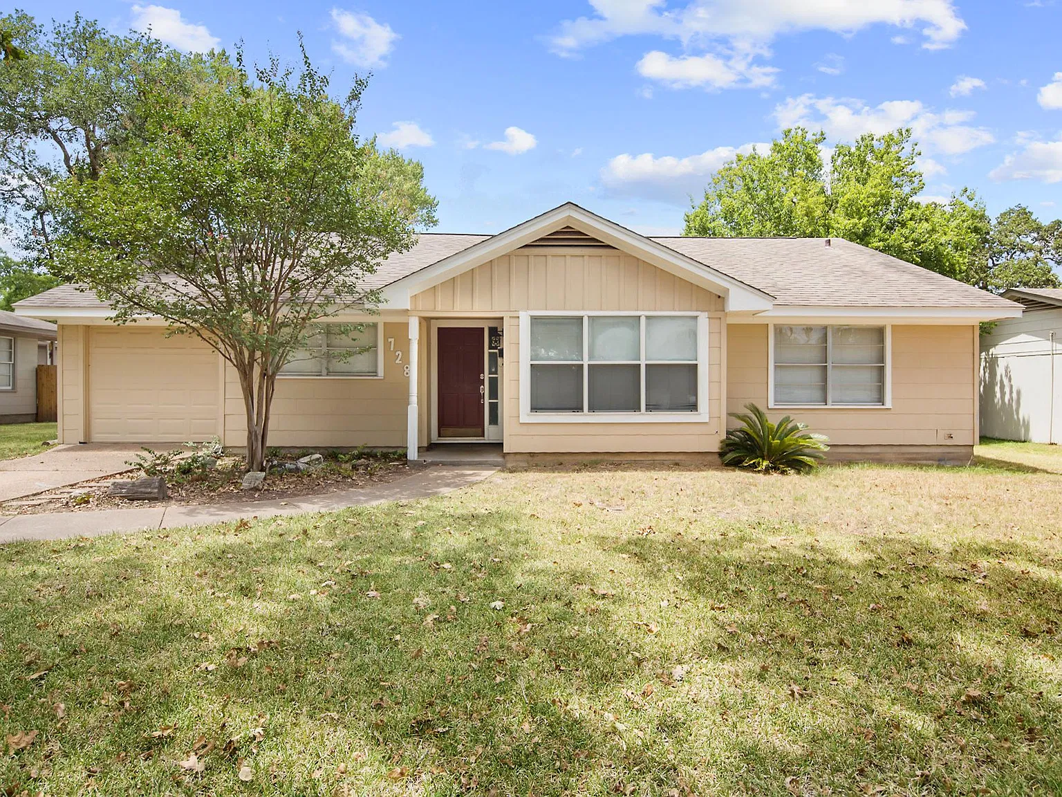 4 bed, 1491 sqft, $2,600 — Photo 2