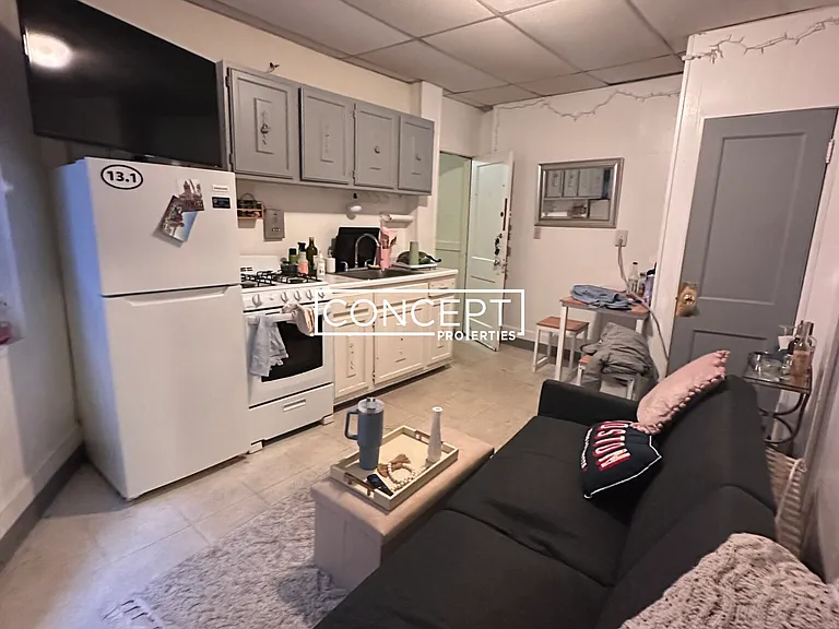 9 Myrtle St #4CP — Photo 1