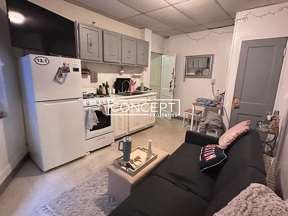 9 Myrtle St #4CP