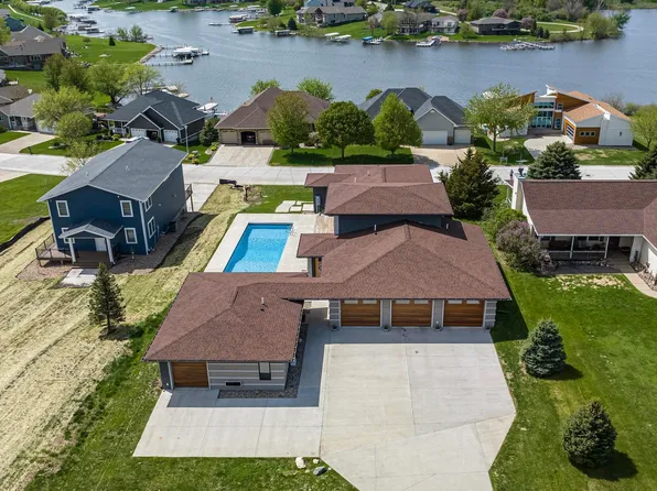 45 Helen Ave, Milford, IA 51351