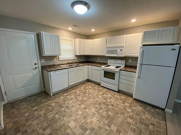 4th image of 907 E Lincoln Ave #2B-1BA-1064SQFT