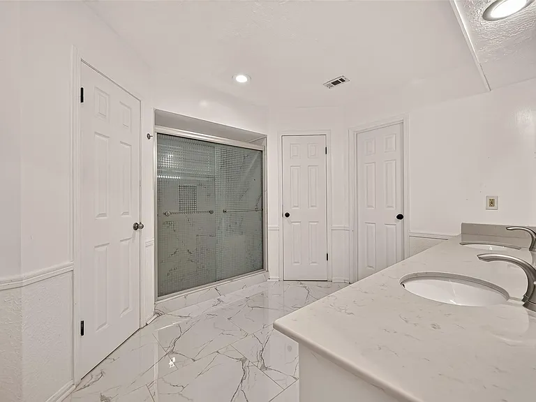 12619 Chriswood Dr — Photo 40
