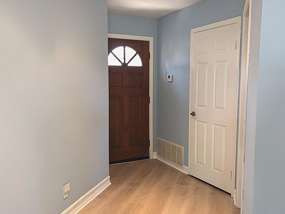 3rd image of 6923 Sandpiper Pl