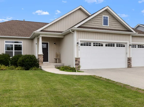 676 Savanna Dr, Hampshire, IL 60140