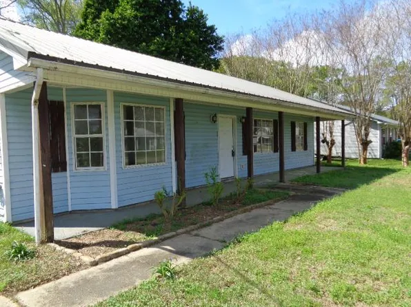 102 Holiday Ct, Taylor, AL 36301