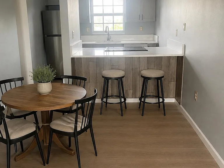 207 Bristol Ln #207 — Photo 8