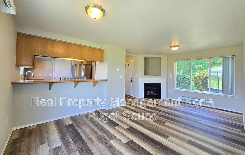 2 bed, 1.5 bath, 830 sqft, $1,995 — Photo 4