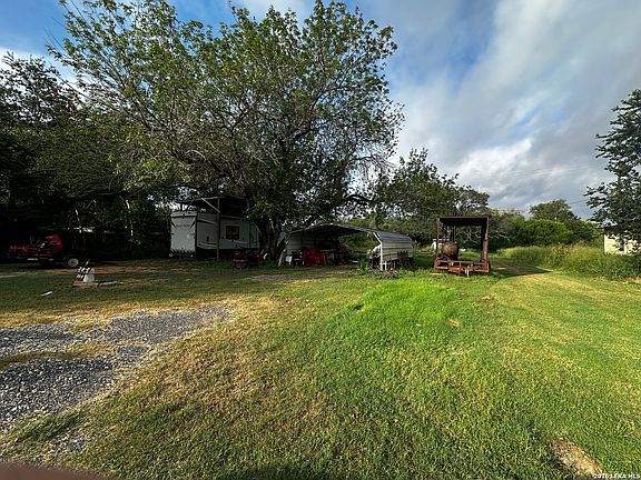 2nd image of 208 S Dickson LOT 7