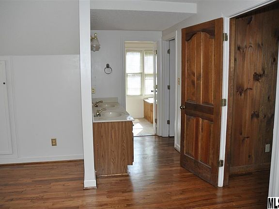 3rd image of 495 River Haven Dr