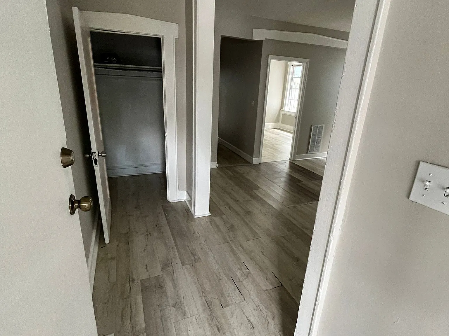 4 bed, $2,300 — Photo 2
