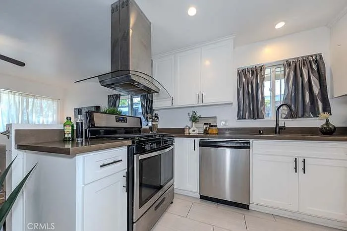 2219 W Coronet Ave — Photo 6