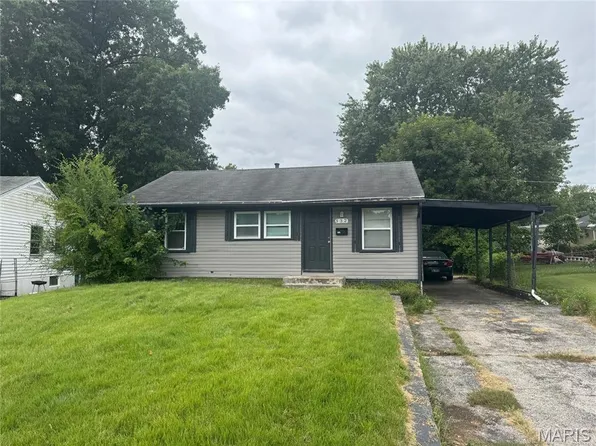 332 Banff Cir, Saint Louis, MO 63137