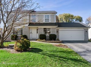 115 S Hankes Rd, Aurora, IL 60506