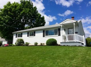 11 Hartzdale Dr, Camp Hill, PA 17011
