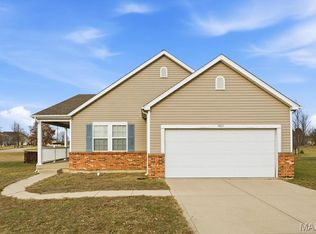 3837 Winward Way Dr, Swansea, IL 62226