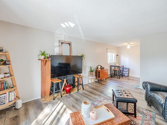 4th image of 110 Skaha Pl #303