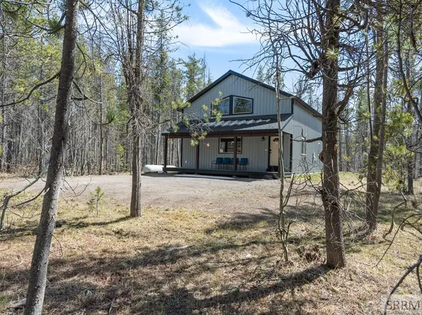 4062 Steelhead Dr, Island Park, ID 83429