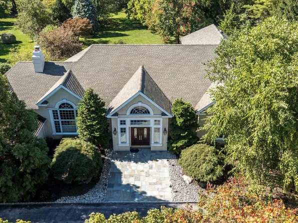 540 Leslie Ln, Blue Bell, PA 19422