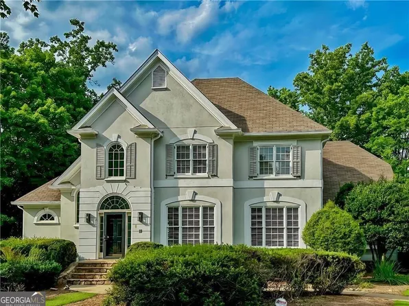 2660 Coachmans Cir, Alpharetta, GA 30022