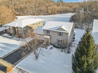 914 Norge Pkwy, Fox River Grove, IL 60021