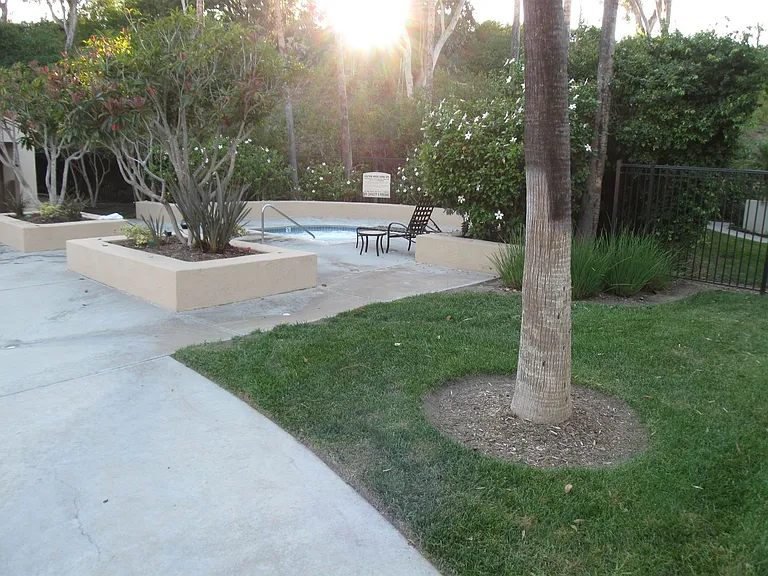 112 Corsica Dr — Photo 29
