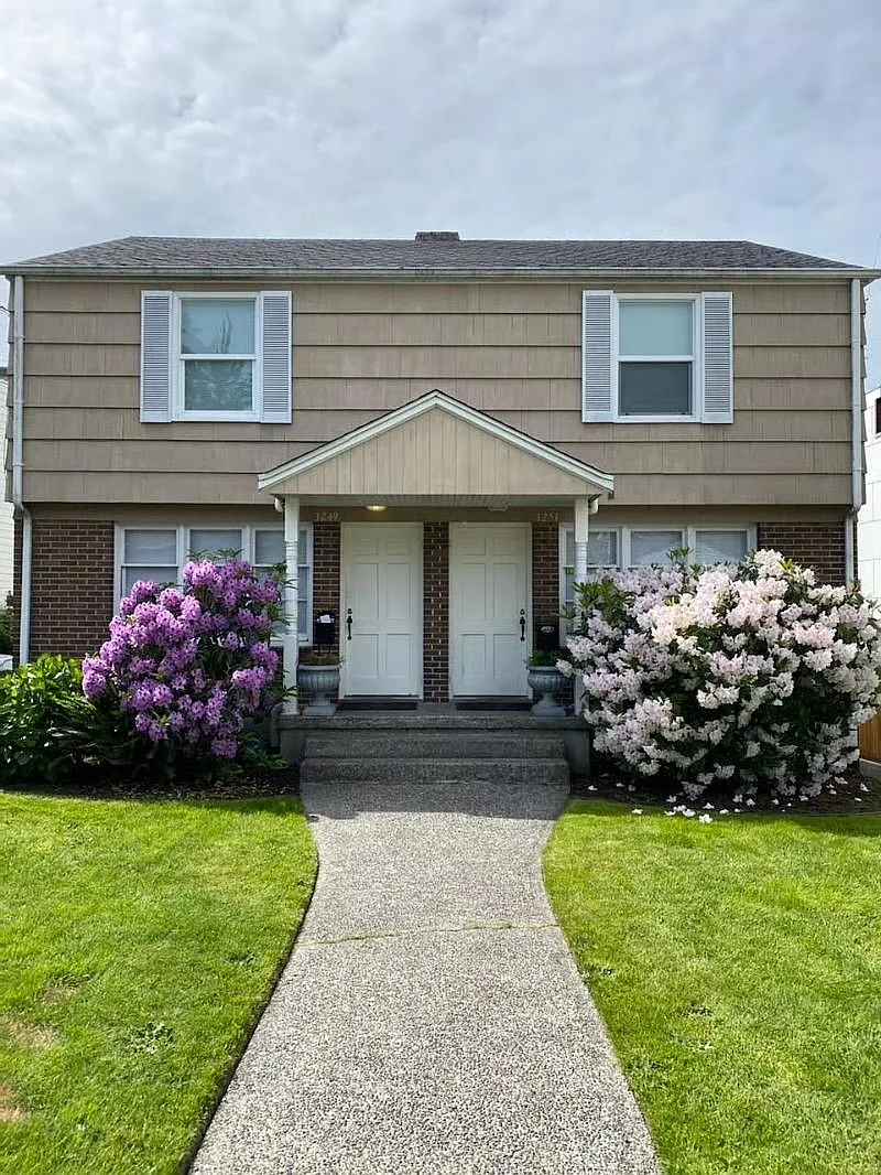 3249 NW Market St — Photo 2