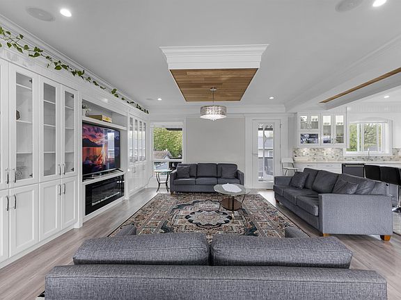 2nd image of 13291 Melville Pl