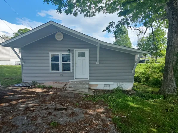 547 4th St, Crossville, TN 38555
