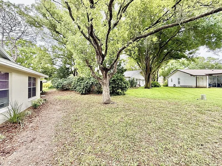 2869 Thistle Ct N — Photo 56