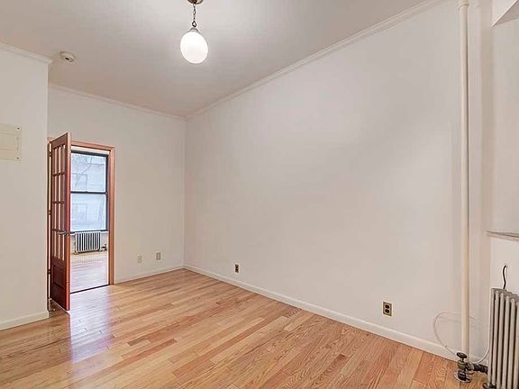 4th image of 511 E 81st St #4