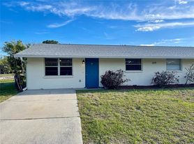 619 Shore Rd, Nokomis, FL