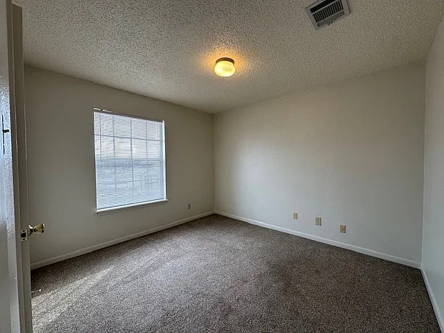 1236 Meadowview Dr — Photo 12