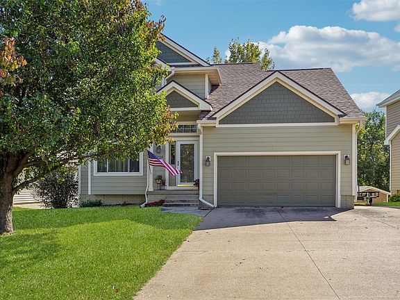 2nd image of 10106 Hickory Ln
