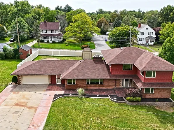 5192 E Pkwy, Hamburg, NY 14075