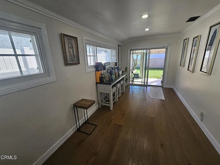 1700 N Pass Ave — Photo 14
