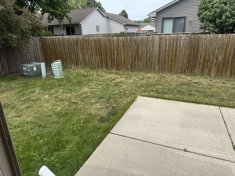 2701-2703 N Wuthering Hills Dr — Photo 9
