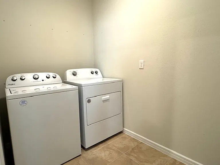 10457 Folly Beach Rd — Photo 24