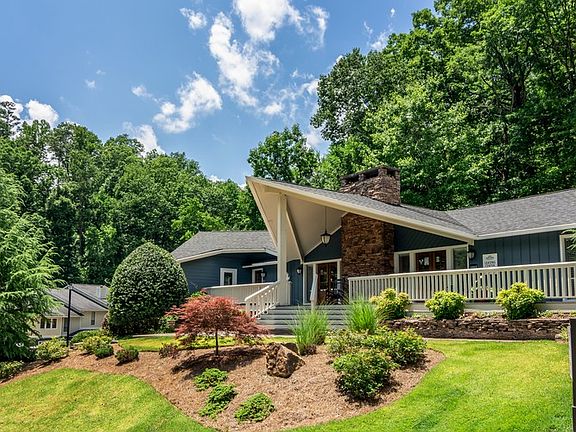 Main Office Exterior at Hawthorne Creekside in Chattanooga TN