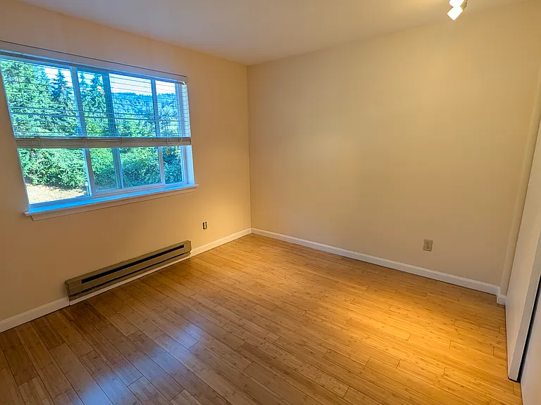 4316 W Lake Sammamish Pkwy SE #H302 — Photo 4