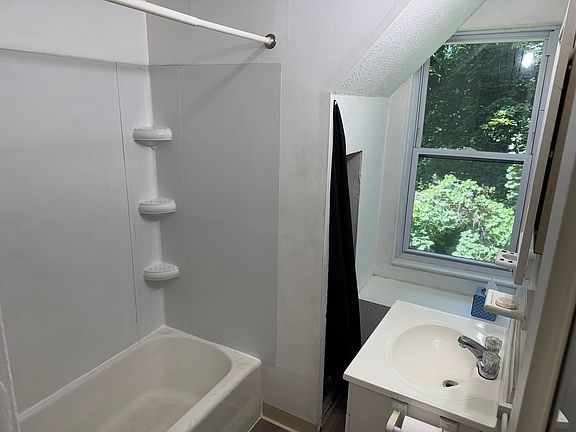 4th image of 94 High St #2