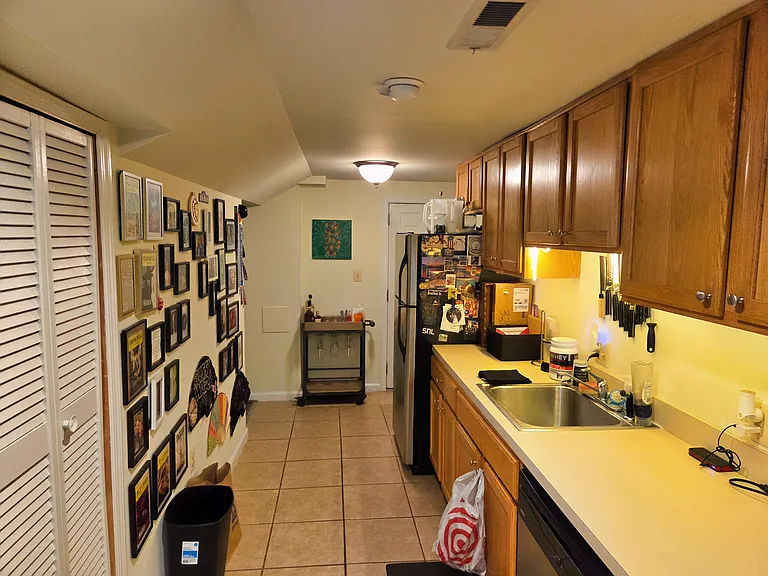 1361 Parkwood Pl NW #B — Photo 11
