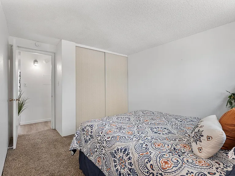 Mohawk Green Apartments — Photo 14