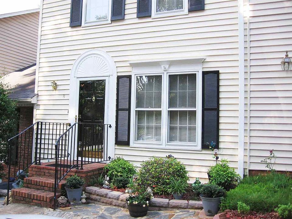 1st image of 8 Somersett Dr